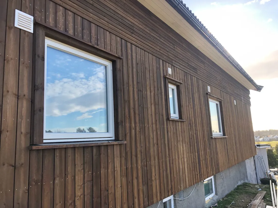Dører og vinduer montert i en bolig, prosjektbilde fra Enbo